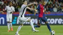 Dua dari lima gol kemenangan Barca atas Young Boys diborong oleh Robert Lewandowski. Tiga gol lainnya masing-masing diciptakan oleh Raphinha, Inigo Martinez, dan bunuh diri Mohamed Camara. (AP Photo/Joan Monfort)