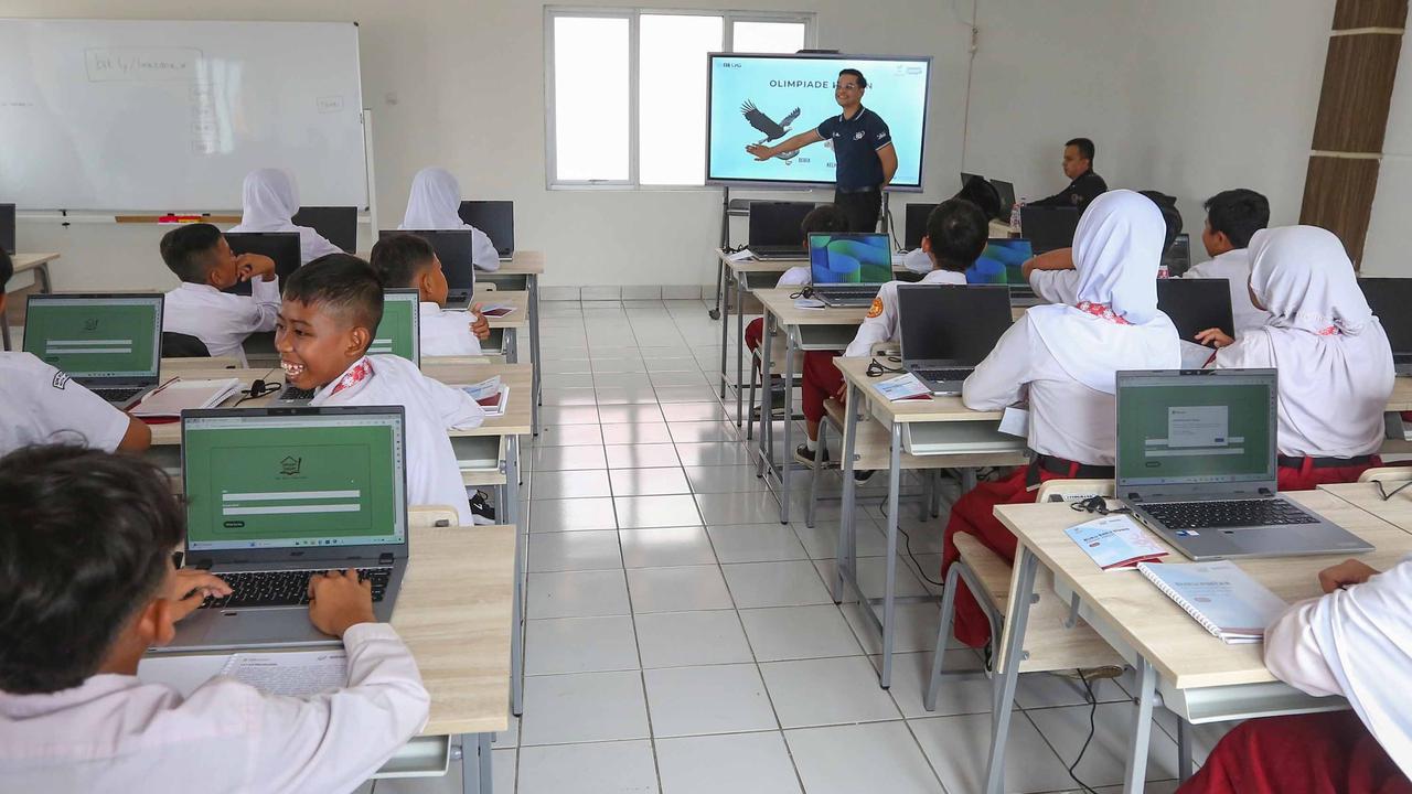 FOTO: Hari Pertama Penuh Semangat di Sekolah Rakyat
