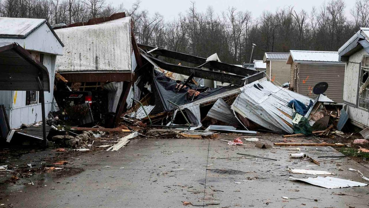 FOTO: Tornado Dahsyat Melululantahkan Pemukiman Warga di Missouri