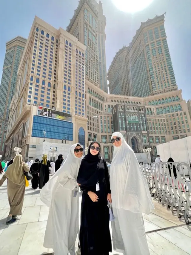 Fuji Umroh di Tanah Suci