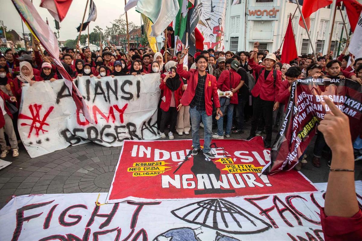 FOTO: Mahasiswa di Sejumlah Kota Gelar Aksi Tuntut Perbaikan Kebijakan Ekonomi