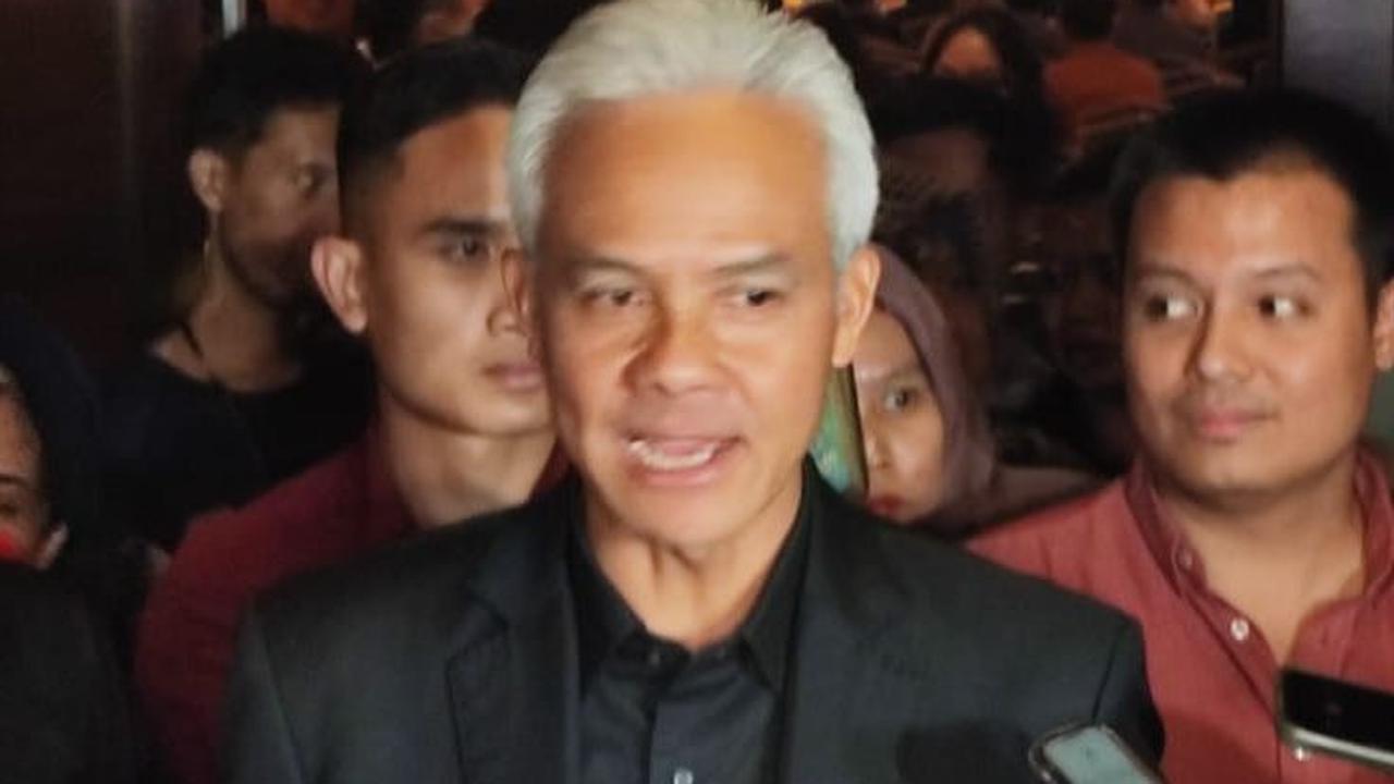 Oleh karena itu, Ganjar menjelaskan alasannya hadir di acara Hari Menjadi Manusia untuk mempromosikan dukungan dan kesadaran terhadap kesehatan mental.