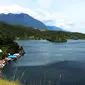 Danau Sentani di bawah lereng pegunungan Cyclops di Jayapura, Papua. (Liputan6.com/Anri Syaiful)