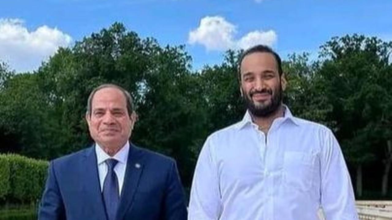 MBS bersama Presiden Mesir, Abdel Fattah Al-Sisi saat bertemu di Prancis bulan Juni 2023.

Sumber: Facebook/HRH mohammed bin Salman al Saudi