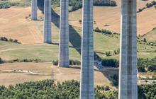 14 Desember 2004: Peresmian Millau Viaduct, Jembatan Tertinggi di Dunia dari Prancis