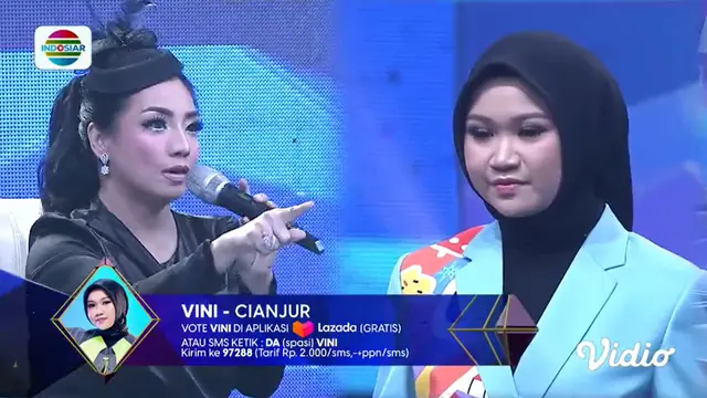 Siti Rahmawati Menilai Vini (Cianjur) di Konser Top 18 Result D'Academy 5 Grup 4
