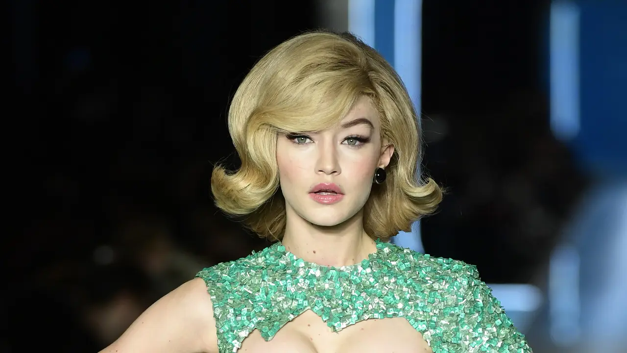 Gigi Hadid dan Bella Hadid di Milan Fashion Week