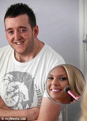 Saat kami jalan berdua, kami seperti langit dan bumi | Photo copyright Dailymail.co.uk