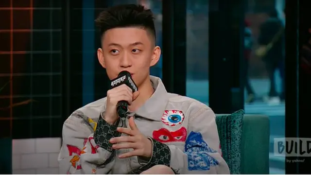 Mau Belajar Bahasa Inggris Cepat? Cek Tips ala Rich Brian Ini