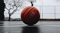 Ilustrasi Basket (Foto: Unsplash/@tjdragotta)