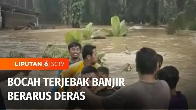 Sehabis hujan deras, banjir melanda di sejumlah daerah. Selain merendam ratusan rumah hingga gedung sekolah, banjir juga menyebabkan seorang bocah terjebak di tengah derasnya arus air.