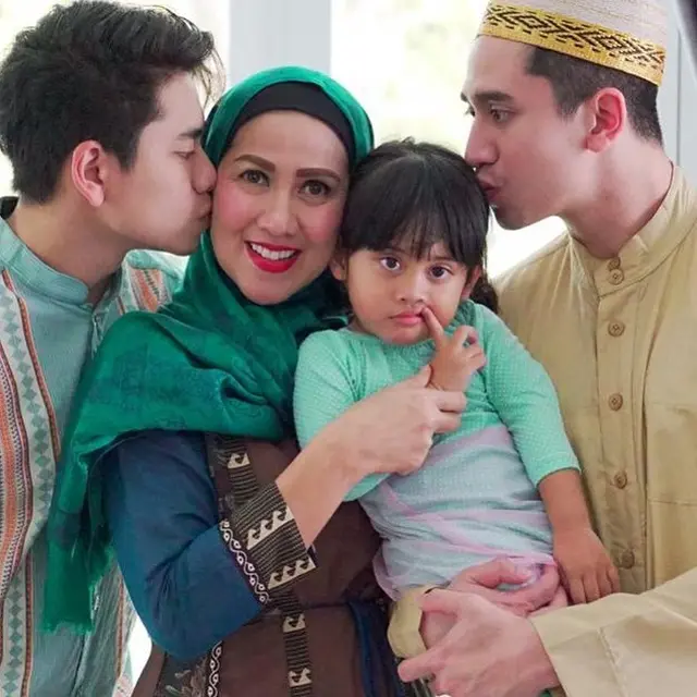 Momen Kompak Verrel Bramasta dan Athalla Naufal bersama Vania Athabina. (Sumber: Instagram/vaniaathabina24)