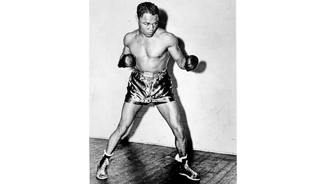 Henry Jackson atau Henry Armstrong petinju asal Columbus, Mississippi, AS, bertinju pada 1931-1945 dengan rekor 150 menang (100 KO) dan kalah 21 kali. Dia satu-satunya pemegang 3 gelar divisi kejuaraan dunia tinju pada waktu yang sama. (Photo/Instagram)
