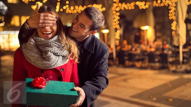 Tanda-Tanda Tak Terucap, Pria yang Mencintaimu Melalui Gesturnya