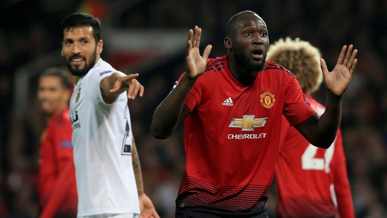 Neville Kritik Perlakuan Manchester United terhadap Lukaku
