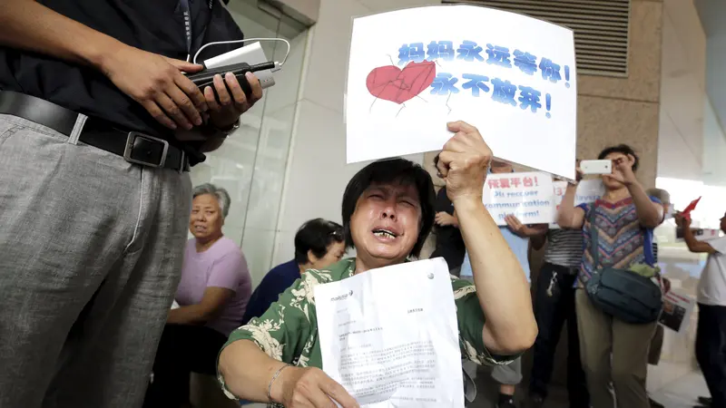 20150806-Puing MH370 Terkonfirmasi, Keluarga Minta Pencarian Dilanjutkan-China
