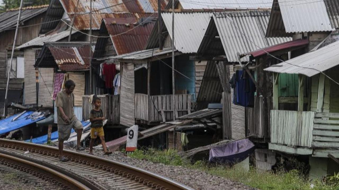 Mencari Solusi Mengatasi Kemiskinan di Indonesia