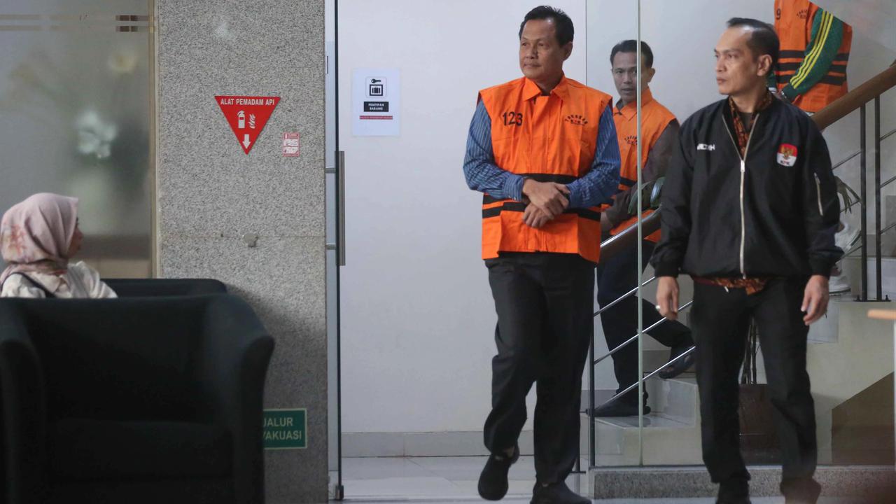 FOTO: KPK Tahan Bupati Muara Enim Usai OTT Dugaan Korupsi Disdikbud