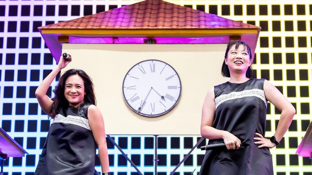 7 Potret Leony dan Dea Ananda Tampil di Synchronize, Kostumnya Bikin Nostalgia - Milenial Pasti Relate
