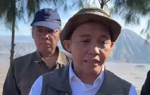Kebakaran Gunung Bromo Meluas, Menhut Raja Juli Bilang Begini