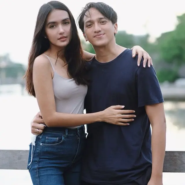 Pesona Anastasia Herzigova Istri Ge Pamungkas yang Curi Perhatian. (Sumber: Instagram/kykuu)