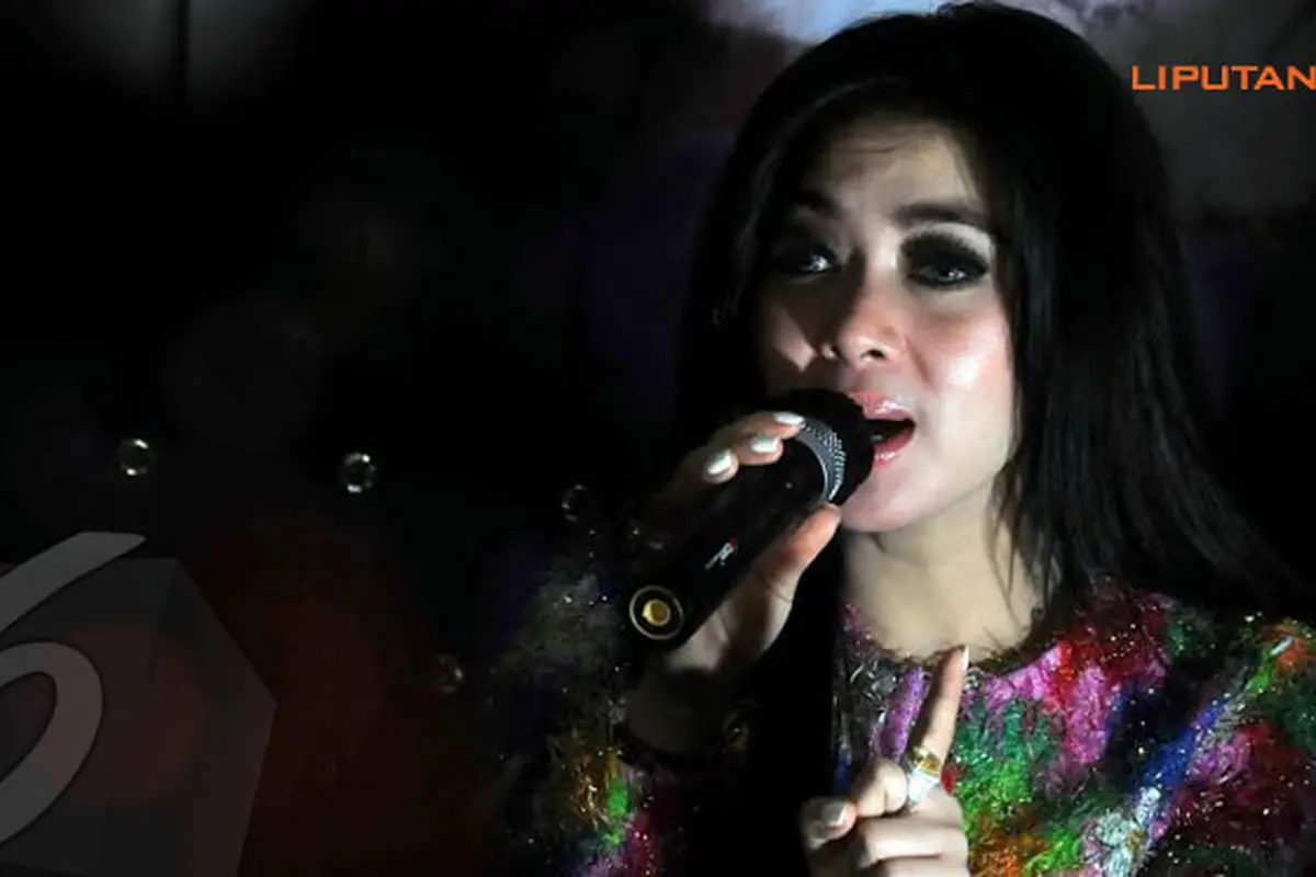 syahrini-5-140213a.jpg