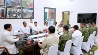 Prabowo Tiba di Sumatra Barat, Langsung Gelar Rapat Terbatas Bersama Menteri sampai Panglima TNI
