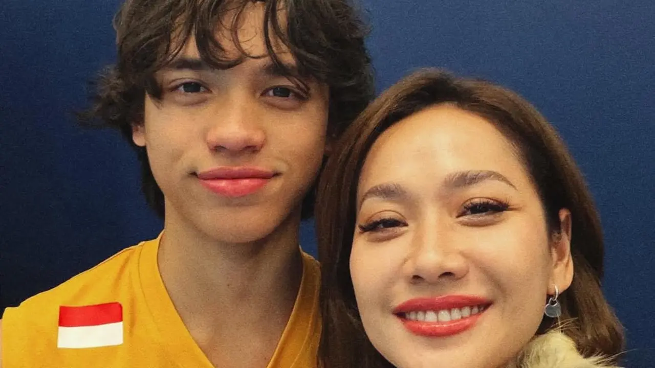 Bunga Citra Lestari Hadir di Pertandingan Basket Noah di Hong Kong.[@itsmebcl]