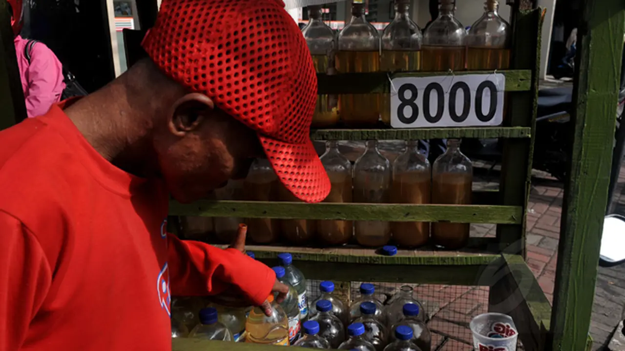 Mulai 1 Maret 2015, Harga Premium Naik Rp 200 Per Liter