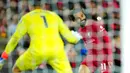 Pemain Liverpool Mohamed Salah tersenyum setelah kehilangan kesempatan untuk mencetak gol ke gawang West Ham United pada pertandingan sepak bola Liga Inggris di Stadion Anfield, Liverpool, Inggris, 19 Oktober 2022. Liverpool mengalahkan West Ham United dengan skor 1-0. (AP Photo/Jon Super)