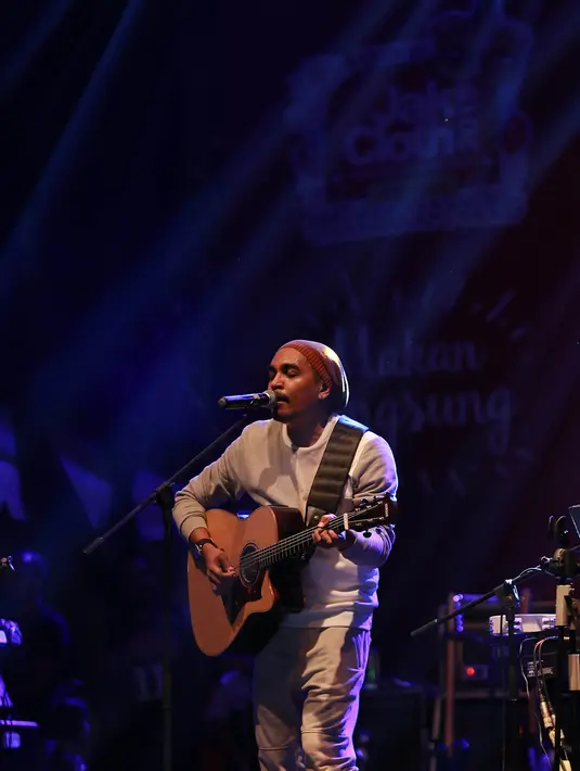 Glenn Fredly mengaku tahu banyak tentang perjalanan pagelaran JakCloth di Jakarta. Gelaran yang dimulai dari komunitas kecil hingga kini menjadi festival besar menjadi sebuah kebanggaan bagi Glenn Fredly dapat tampil disana. (Galih W. Satria/Bintang.com)