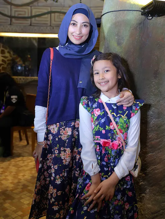 Tidak hanya soal akting, Queen juga memiliki cita-cita menjadi seorang penyanyi dan presiden. Sama seperti kebanyakan anak kecil, cita-citanya juga berubah rubah. Kini, ia mengaku sangat ingin menjadi seperti ibunya. (Nurwahyunan/Bintang.com)