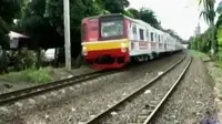 VIDEO: 2 Bocah Kakak Beradik Tewas Tertabrak Commuter Line