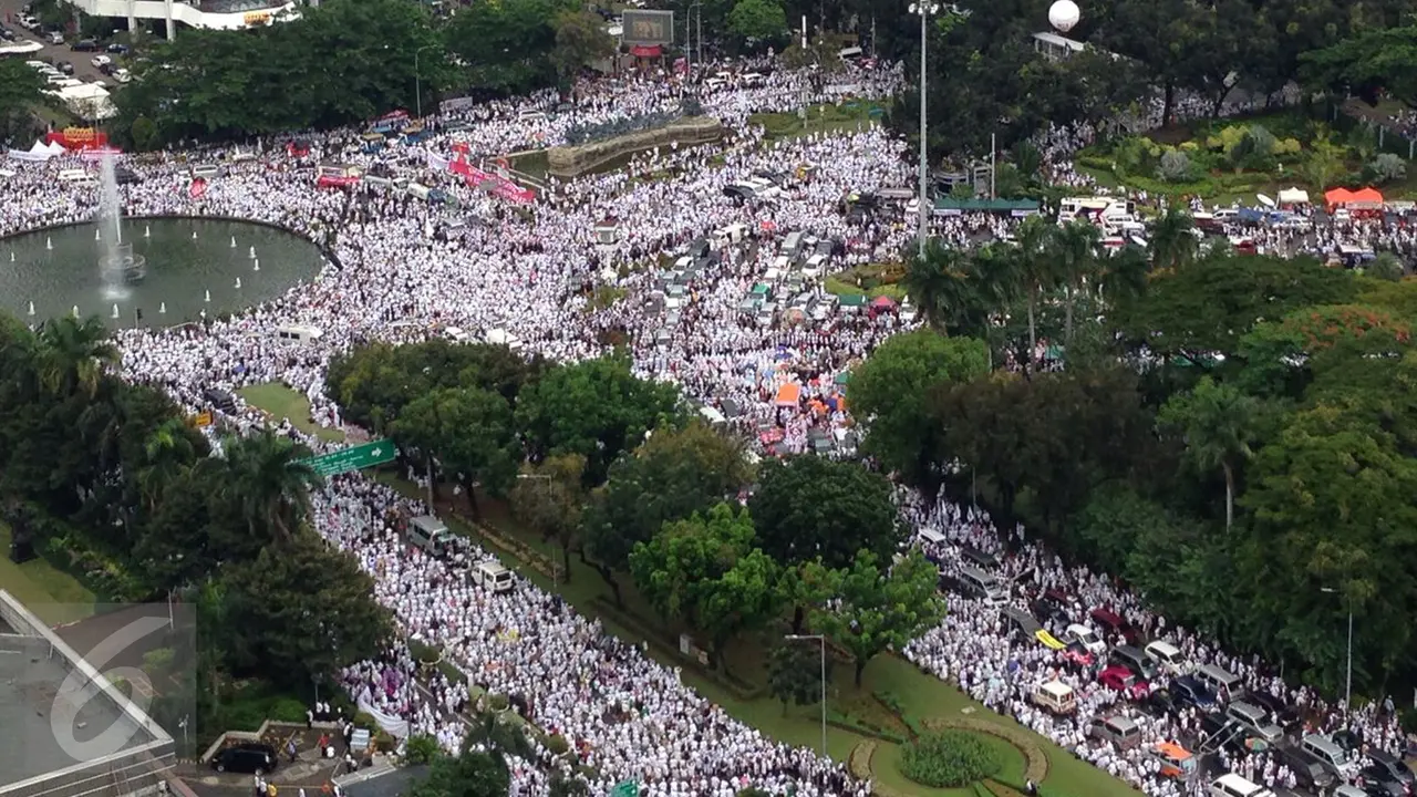 20161202-demo 2 Desember di Bundaran Patung Kuda-Jakarta