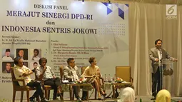 Pakar hukum tata negara, Margarito Kamis memberi sambutan pada diskusi panel, di Jakarta, Senin (16/9/2019). Diskusi mengangkat tema merajut Sinergi DPD RI dan Indonesia Sentris Jokowi. (Liputan6.com/Herman Zakharia)