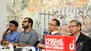 Dari kiri Koordinator ICW Agus Sunaryanto, Koordinator Kontras Haris Azhar, aktivis Institute Of Democracy Arief Suyanto, pengamat kepolisian Prof Bambang Widodo Umar berbicara dalam konferensi pers di Jakarta, Rabu (14/1/2015). (Liputan6.com/Panji Diksan