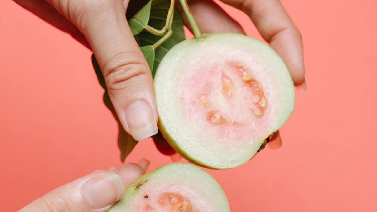 5 Manfaat Konsumsi Jambu Biji, dari Cegah Kanker hingga Sehatkan Sistem Pencernaan