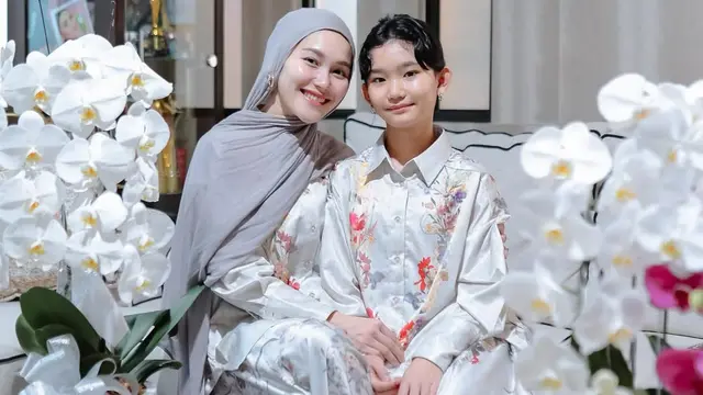 6 Inspirasi Model Gamis Selebriti Saat Idul Adha 2025, Elegan dan Syar’i