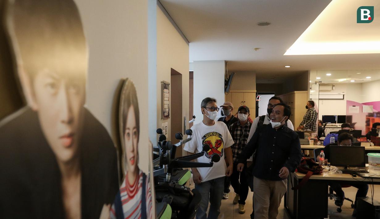 <p>Sejumlah rombongan Digital Business Consultant untuk Madura United melakukan kunjungan ke kantor Bola.com di Gondangdia, Jakarta, Senin (30/05/2022). (Bola.com/Bagaskara Lazuardi)</p>