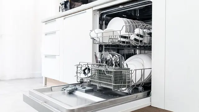 Mesin pencuci piring