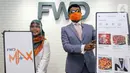 Chief Marketing Officer FWD Life Maika Randini dan Direktur Utama Anantharaman Sridharan memperkenalkan eServices pada aplikasi FWD MAX di Jakarta, Senin (19/20/2020). Fitur terbaru ini memberikan nasabah pengalaman berasuransi digital yang lengkap, cepat, dan lancar. (Liputan6.com/HO/Ading)