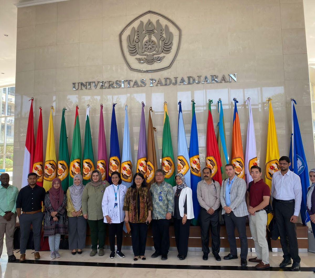 Sementara itu, Wakil Rektor Bidang Riset dan Inovasi Unpad, Prof Hendarmawan berharap program ini akan bermanfaat dan menghadirkan pengalaman baru dalam semangat kebersamaan.