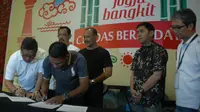 Paslon Wali Kota dan Wakil Wali Kota Yogyakarta nomor urut 1, Imam Priyono dan Achmad Fadli menandatangani kontrak politik "Gerakan Jogja Berbudaya".