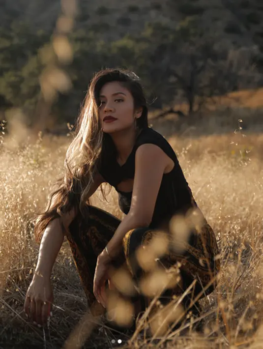 Saat sesi penilaian, Miley dan Hudson yang  terpikat dengan suara emas Maharasyi pun langsung menekan tombol ‘I Want You’. Saat pemilihan coach, Maharasyi ternyata lebih memilih Jennifer Hudson ketimbang Miley Cyrus.  (Instagram/Maharasyi)