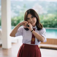 Ziva Magnolya tampil dengan seragam SD. [@zivamagnolya]