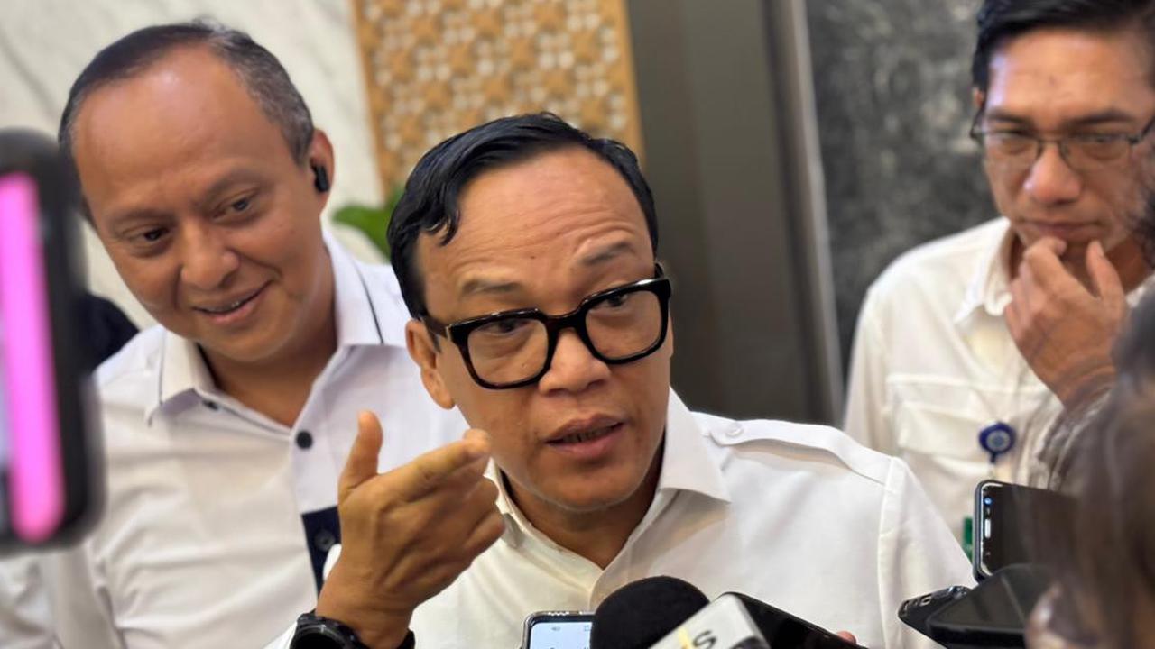 VIDEO: Peringatan Keras! Gregetan Wamen Noel Pekerja Diperas Pengusaha Rp35 Juta Buat Ambil Ijazah