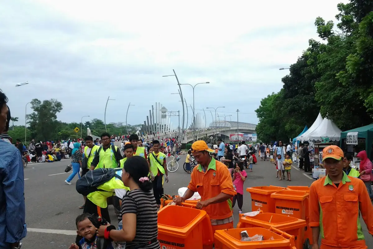 Tak Ada THR, Dinas Kebersihan Ini Tetap Kerja Saat Lebaran 