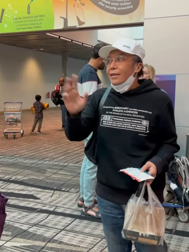 Ari Lasso Ditinggal Pesawat