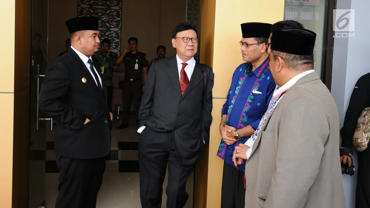 Sejumlah Menteri dan Tarian Daerah Sambut Megewati di UNP Padang