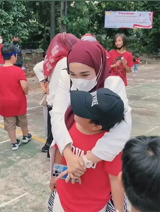 <p>Ririe Fairus (Instagram/ririe_fairus)</p>